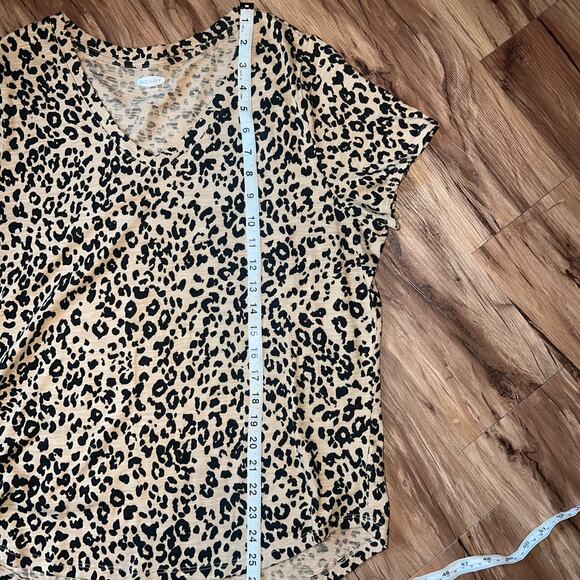Old Navy Short Sleeve Animal Cheetah Leopard Print T-Shirt Size Large - Picture 6 of 6